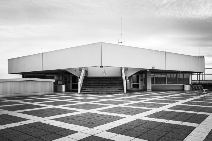 Konrad-Adenauer-Flughafen Treppe zur Aussichtsterrasse
