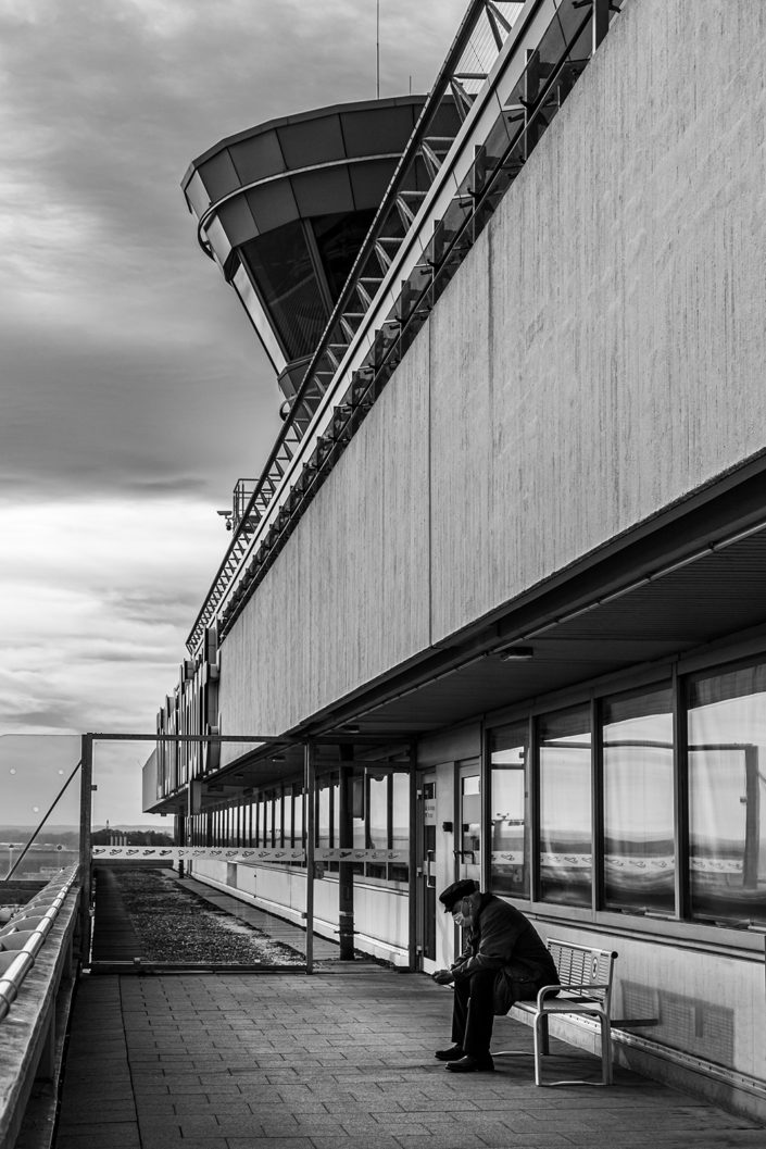 Konrad-Adenauer-Flughafen Aussichtsterrasse mit Tower