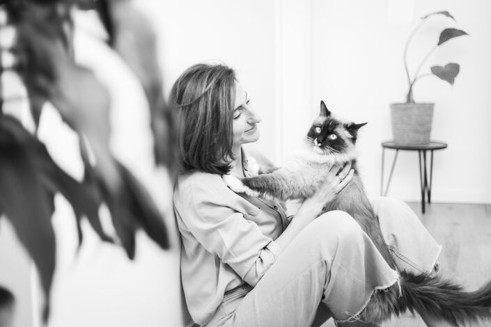 Portrait Foto Gülten mit Katze