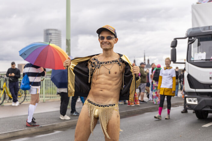 Teilnehmer an der Parade und Demonstration am CSD 2025 in Köln